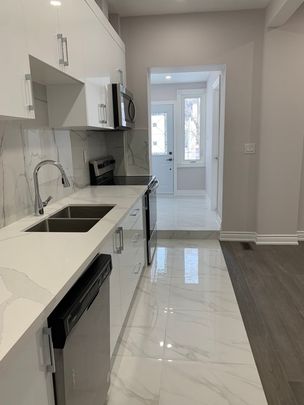 For Lease - 57 Brunswick Avenue, Toronto, Ontario - Photo 1