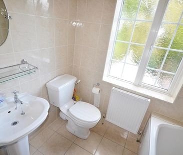 3 Bedroom Semi Detached To Let - Photo 3