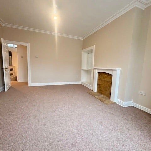 Oxford Avenue - Photo 1