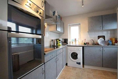 Bartholomew House, Oldbury Road, Tewkesbury, GL20 - Photo 4