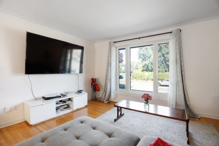 For Lease - 142 Meadowlands Drive, Meadowlands - Crestview and Area, Ontario - Photo 2