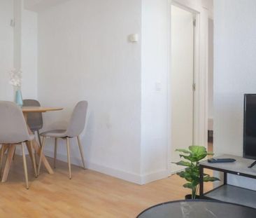 Piso de alquiler en Juan de la Cierva - Photo 4