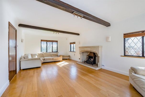 4 bedroom detached house to rent - Photo 1