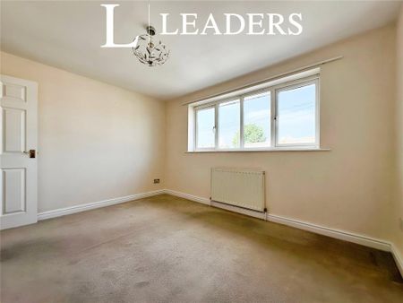 3 bedroom semi-detached house to rent - Photo 4