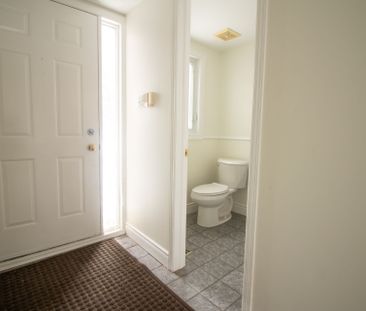 For Lease - 73 Longshire Circle, Barrhaven, Ontario - Photo 3