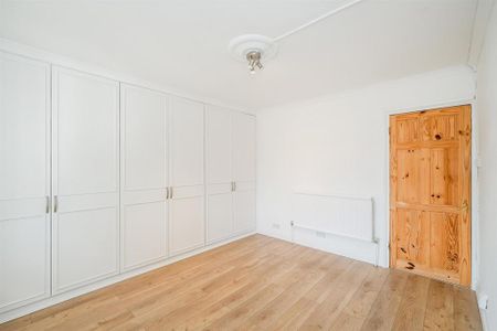 2 bedroom semi-detached house to rent - Photo 4