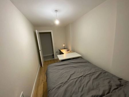308 College Court Central, Belfast BT1 6BF - Photo 2