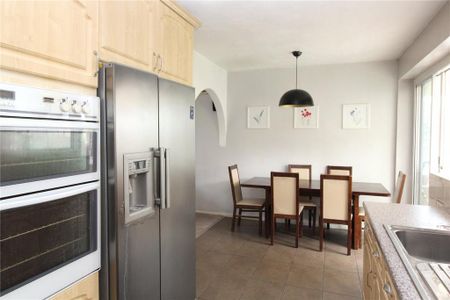 2 bedroom semi-detached house to rent - Photo 4