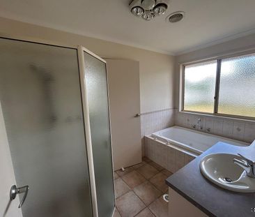 Charming 3 Bedroom Home - Photo 6