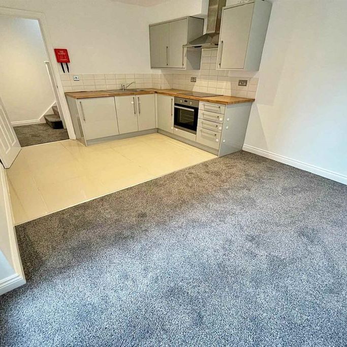 2 bedroom flat to rent - Photo 1