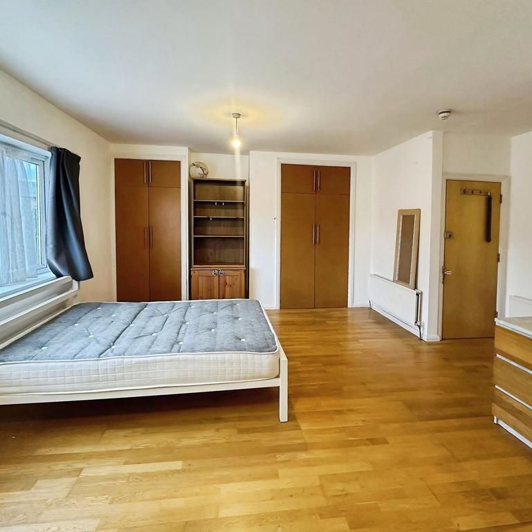 Studio to rent - Photo 1