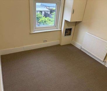 Winchester Road, Edmonton, N9 - Photo 4