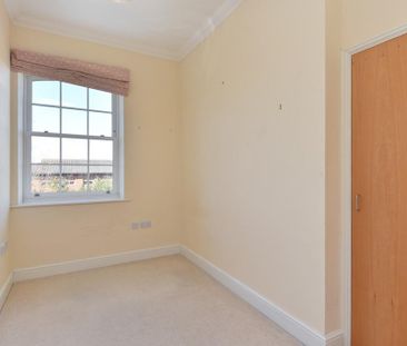 3 bedroom flat to rent - Photo 3