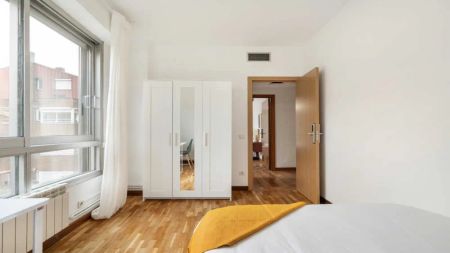 Room in a shared 10-bedroom apartment for rent in Atalaya. - Photo 2