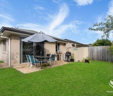 2 Bedroom Home. Positioned on a quiet street within a convenient di... - Photo 4