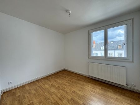 Location Appartement 3 pièces 46m² ORLEANS 45000 - Photo 5