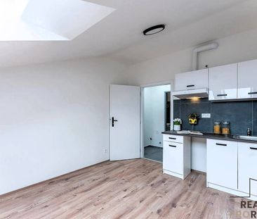 Pronájem bytu 1+kk 18 m² - Photo 1