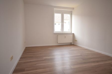 TOP • Laminat • 2-Zimmer • Laminat • Bad mit Wanne & Fenster • gleich anschauen • Chemnitz - Photo 2