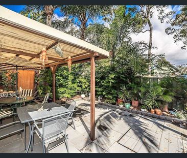 2-Bed Townhouse in Prime Benowa Location - Photo 3