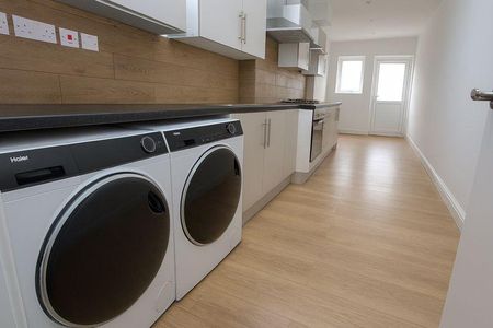 Property to rent - Photo 4