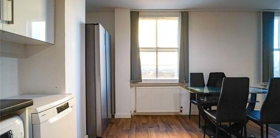 6 bedroom flat to rent - Photo 2