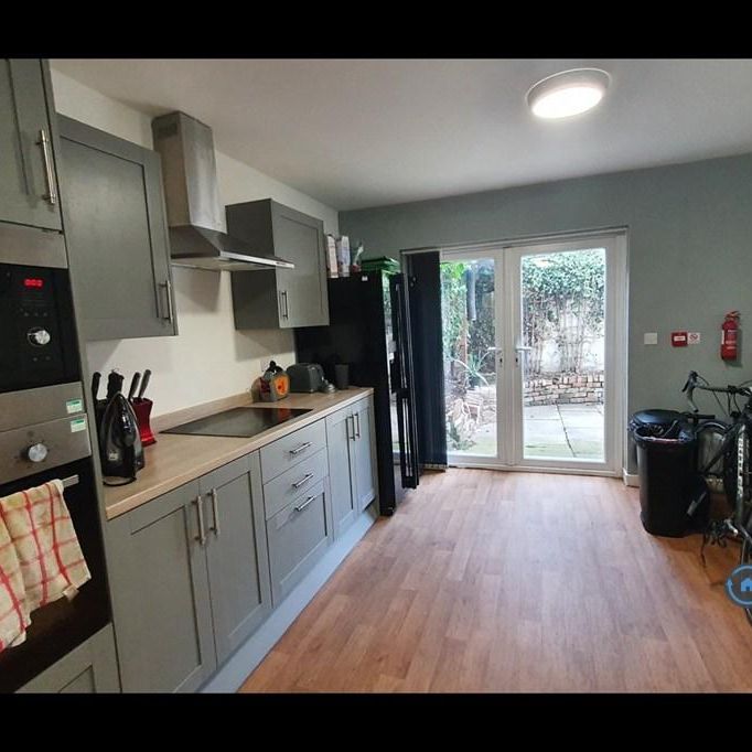 1 bedroom in a house share to rent - Photo 1