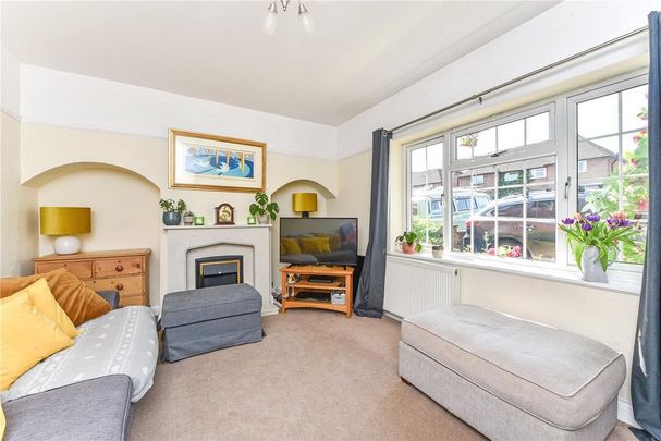 4 bedroom semi-detached house to rent - Photo 1