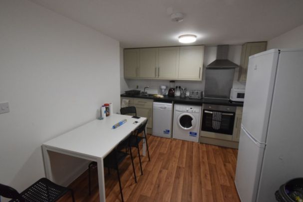 2 Bedroom Flat To Rent in Lansdowne - £1,170 pcm Tenancy Info - Photo 1