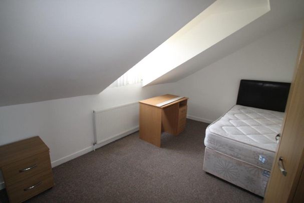 2 Bedroom | Flat 3, 9 North Road East, PL4 6AS - Photo 1