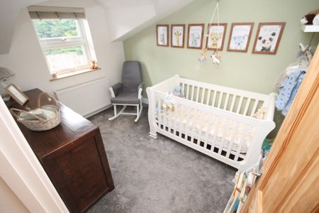 4 bedroom semi-detached house to rent - Photo 5