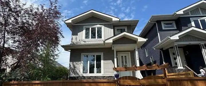 3 Bed 2.5 Bath Main Floor | Double Garage | Pet Friendly | Yard | Calder NW — 3 Bedrooms House - Photo 1