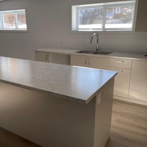 Très beau 4 1/2 Saint-Mélanie - Photo 1