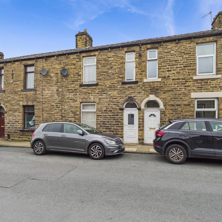 3 bedroom terraced house to rent - Photo 1