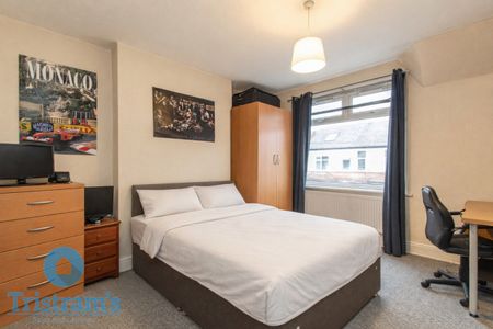 4 bed Semi-Detached House for Rent - Photo 5