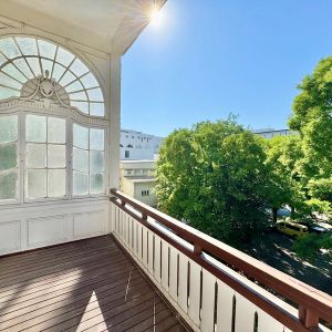 ERSTBEZUG NACH SANIERUNG | TOPLAGE NÄHE THERESIANUM | EXKLUSIVE, KLIMATISIERTE 6 ZIMMER | GARTENSEITIGER BALKON | U-BAHN-NÄHE - Photo 2