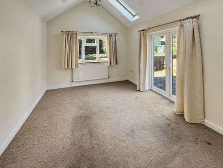 Beaconsfield Road, Woodbridge - Photo 2