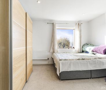 Hillcross Avenue, Morden, SM4 - Photo 1