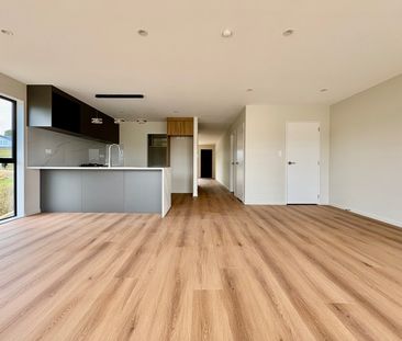 28 Kowaitau Avenue, Beachlands, Auckland - Photo 3