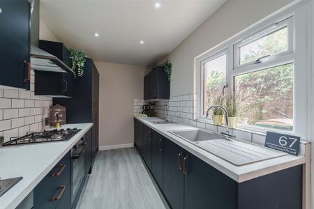 1 bedroom in a house share to rent - Photo 5