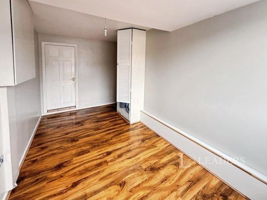 4 bedroom semi-detached house to rent - Photo 1