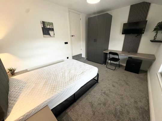 1 bedroom in a house share to rent - Photo 1