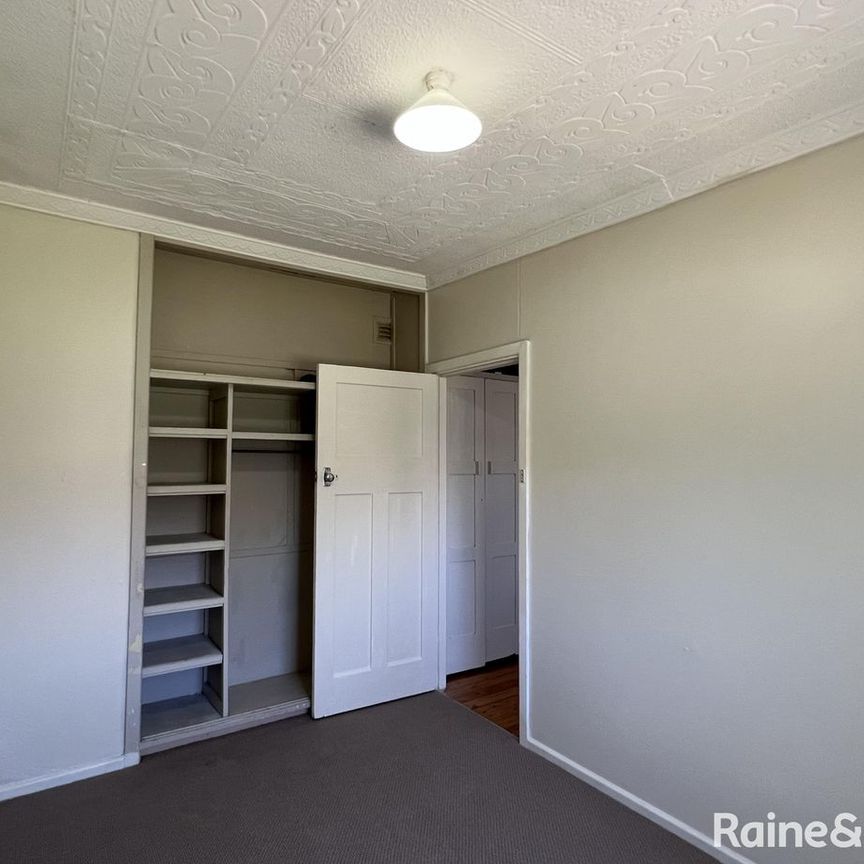 Family home in close proximity to Orange Hospital, Leewood Employment Precinct & In the direction of Cadia Mine - Photo 1