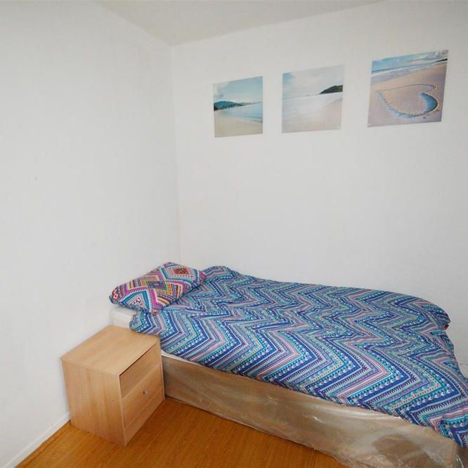 3 bedroom property to let - Photo 1