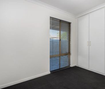 28 Broadwater Gardens, South Lake WA 6164 - Photo 4