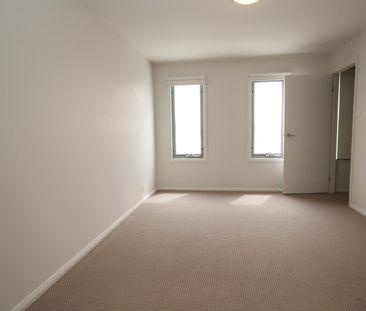 MODERN LIVING IN COOMBS! - Photo 1