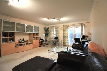 2 bedroom apartment to rent - Photo 2
