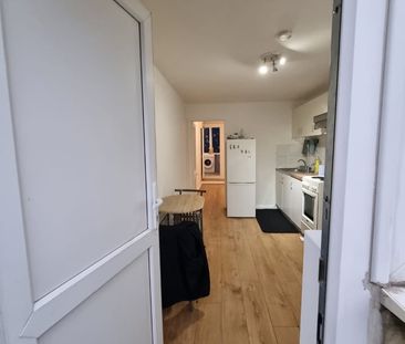 Studio Flat, Hardwicke Street, IG11 - Photo 6