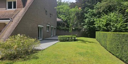 Appartement te huur in Ukkel voor € 3.400 met 4 slaapkamers - Foto 2
