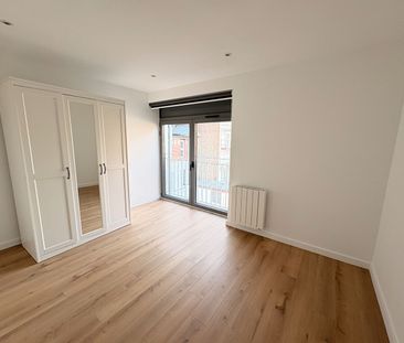 T5 entièrement rénove, Quartier République Beaux Arts, avec Parking... - Photo 5