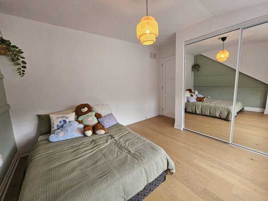 For Lease - 11 Edison Circle, Toronto, Ontario - Photo 1